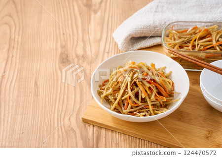 A staple of home cooking: Kinpira Gobo | A Japanese-style staple dish A staple of home cooking: Kinpira Gobo | A Japanese-style staple dish 124470572