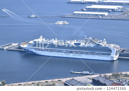 Yokohama cityscape in Japan, overlooking the Diamond Princess and Marine Rouge (Europa 2 arrives for the first time) 124471388