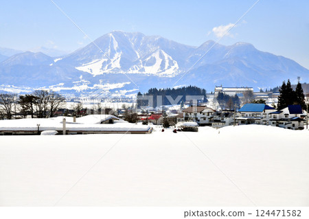 View of Mount Takayashiro from near Togari Nozawa Onsen Ski Resort (Kijimadaira Village, Nagano Prefecture) [March 2025] 124471582