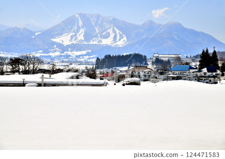 View of Mount Takayashiro from near Togari Nozawa Onsen Ski Resort (Kijimadaira Village, Nagano Prefecture) [March 2025] 124471583