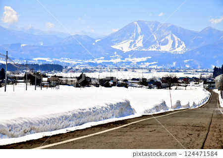 View of Mount Takayashiro from near Togari Nozawa Onsen Ski Resort (Kijimadaira Village, Nagano Prefecture) [March 2025] 124471584