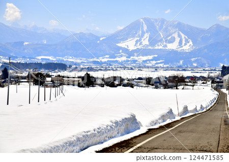 View of Mount Takayashiro from near Togari Nozawa Onsen Ski Resort (Kijimadaira Village, Nagano Prefecture) [March 2025] 124471585