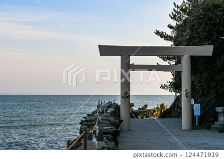 三重縣伊勢市二見生玉神社鳥居 124471919
