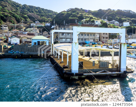 上島港市營渡輪碼頭（三重縣鳥羽市上島） 124473504