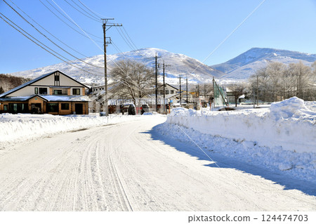 菅平高原/貓岳、吾妻山景色（長野縣上田市）[2025 年 3 月] 124474703