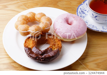 美味的甜甜圈 美味的甜甜圈 124474944