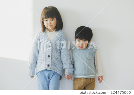 孩子們連接手 124475000