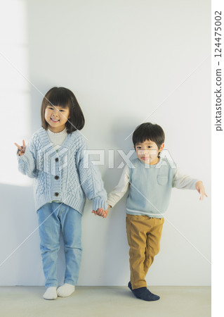 Children connecting hands Children connecting hands 124475002