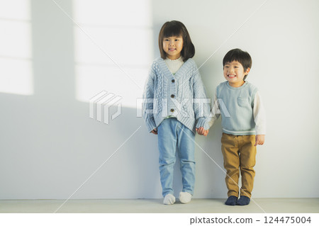 孩子們連接手 孩子們連接手 124475004