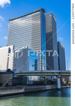 中之島三井大廈與中之島大大廈 - 從堂島川渡邊橋眺望(大阪市北區中之島三丁目) 中之島三井大廈與中之島大大廈 - 從堂島川渡邊橋眺望(大阪市北區中之島三丁目) 124477464
