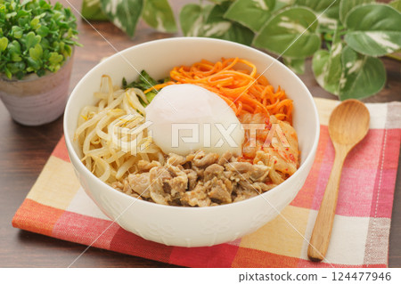 Bibimbap bowl image Bibimbap bowl image 124477946