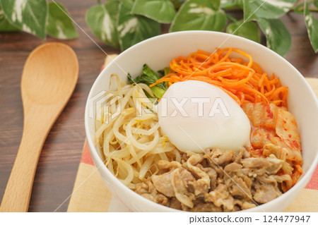 Bibimbap bowl image Bibimbap bowl image 124477947
