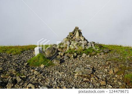 The triangulation point of Mt. Samue 124479671