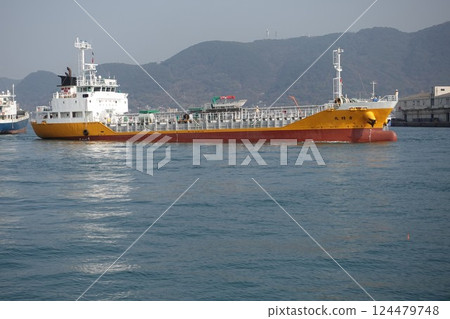 關門海峽瀝青船“聖德丸” 關門海峽瀝青船“聖德丸” 124479748