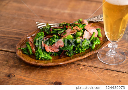 Rapeseed flowers Peperoncino Rapeseed flowers Peperoncino 124480073