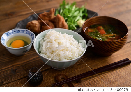Soup and dish, fried chicken Soup and dish, fried chicken 124480079