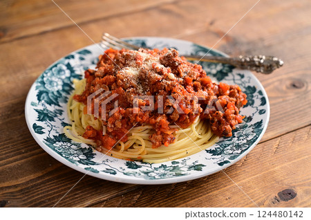 Meat sauce spaghetti 124480142