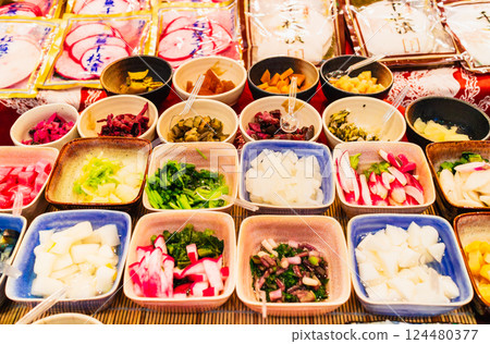 Kyoto Nishiki Market: Various pickles available for tasting 124480377
