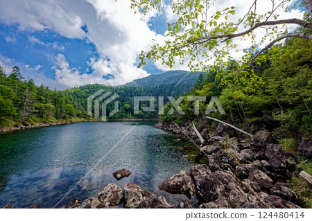 Summer scenery of the northern Yatsugatake mountains, Futagoike Pond and Oike Pond 124480414