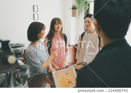 咖啡館 咖啡廳 cafe 124480743