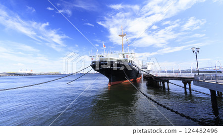 Hikawa Maru seen from Yamashita Park 124482496