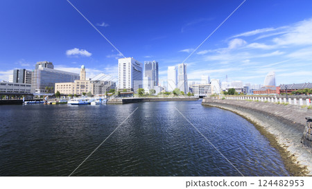 Minato Mirai seen from Zo-no-hana Park 124482953
