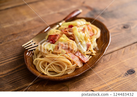 Spring cabbage and anchovy pasta Spring cabbage and anchovy pasta 124483432