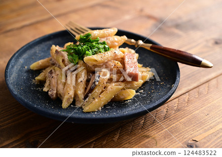 Japanese-style soy milk penne 124483522