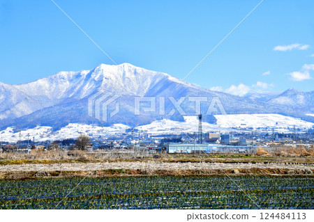 View of Takayashiroyama/Nakano city area from Nakano city (Nakano city, Nagano prefecture) [March 2025] 124484113