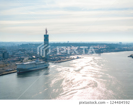 Port Tower Selion and Akita Port (Akita City, Akita Prefecture) 124484592