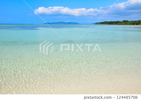 Okinawa Taketomi Island Kondoi Beach Okinawa Taketomi Island Kondoi Beach 124485706