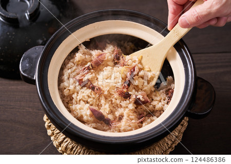 螢火蟲魷魚飯煲 螢火蟲魷魚飯煲 124486386