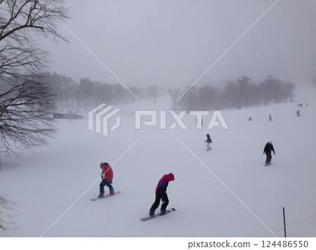 單板滑雪和白色呼吸 單板滑雪和白色呼吸 124486550