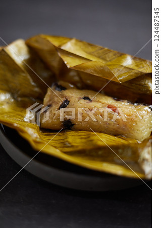 Close up sticky rice with banana, Thai dessert 124487545