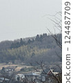 里山初春 124487709