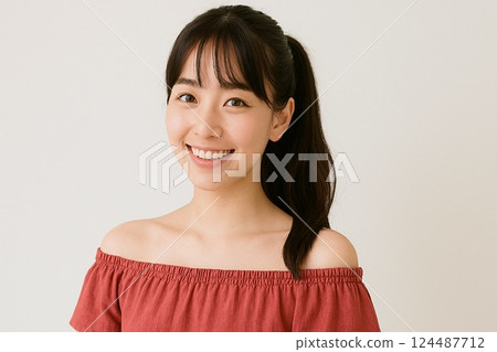 穿紅衣服的年輕女子 124487712