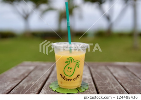 Delicious tropical mixed juice Delicious tropical mixed juice 124488436