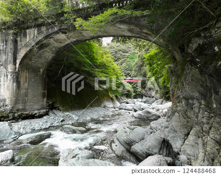 Scenery of Sanpekikyo Gorge, Saijo City, Ehime Prefecture 124488468