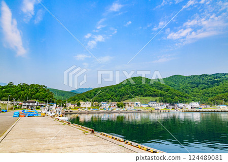 Matsuri, a small fishing port in Rausu, Hokkaido 124489081