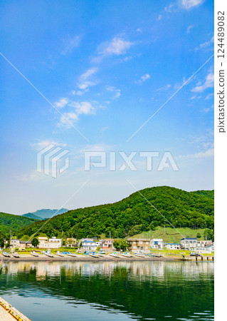 Matsuri, a small fishing port in Rausu, Hokkaido 124489082
