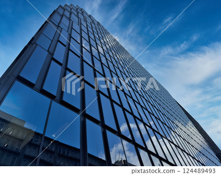 Image of office building 124489493