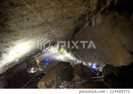 Chugoku region, Akiyoshidai, Akiyoshido, a space filled with umbrellas overlooking the elevator junction, Miya City, Yamaguchi Prefecture (2) Chugoku region, Akiyoshidai, Akiyoshido, a space filled with umbrellas overlooking the elevator junction, Miya City, Yamaguchi Prefecture (2) 124489772