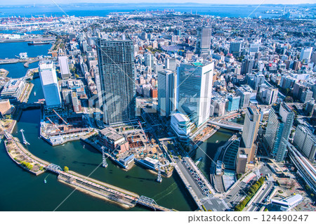 Yokohama cityscape in Japan - View of the city of Yokohama and Sakuragicho Station (20th) Yokohama cityscape in Japan - View of the city of Yokohama and Sakuragicho Station (20th) 124490247