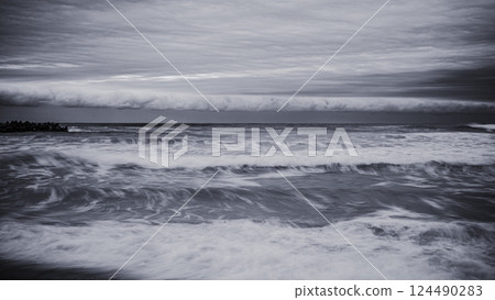 Scenery of rough seas, Kamisu City, Ibaraki Prefecture 124490283