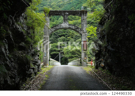 Toro Bridge, Saijo City, Ehime Prefecture Toro Bridge, Saijo City, Ehime Prefecture 124490330