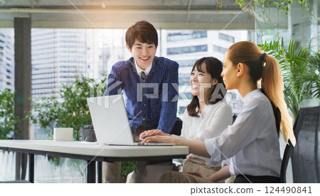 Meeting in the office 124490841