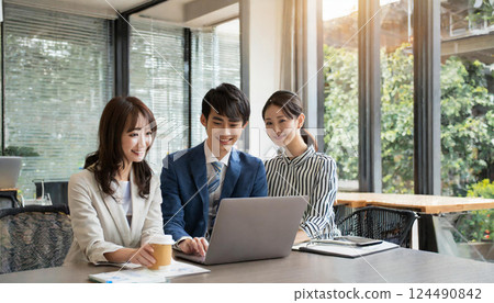 Meeting in the office 124490842