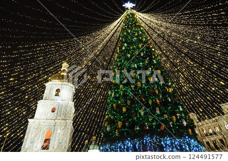 Central Christmas tree on the square of the city of Kiev for the New Year 2021 Central Christmas tree on the square of the city of Kiev for the New Year 2021 124491577
