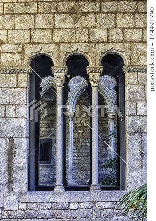 Medieval gothic window, La Ribera district of Barcelona, Catalonia, Spain 124491790