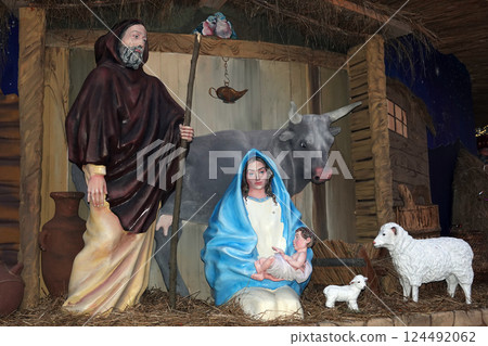 Sculptures at the base of the central Christmas tree carrying gifts for Christmas in Kiev for the New Year 2022 Sculptures at the base of the central Christmas tree carrying gifts for Christmas in Kiev for the New Year 2022 124492062